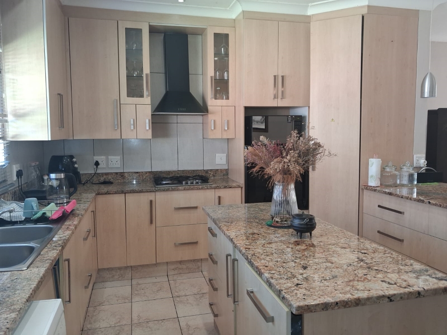 To Let 3 Bedroom Property for Rent in Chiselhurst Eastern Cape